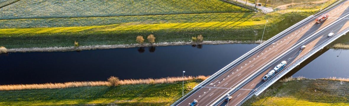Snelweg Nederland homepage Bovemij Group op mobile formaat